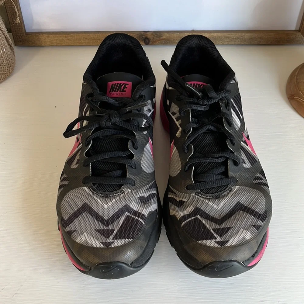 Nike Dual Fusion TR Pink Black Grey Size 7 - Picture 2 of 7